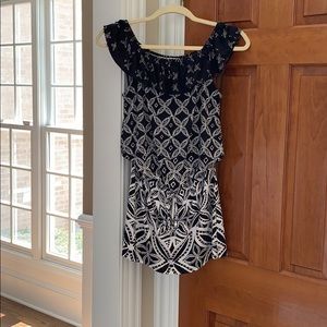 Woman’s dress top (White House black market)